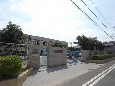 【神戸市兵庫区御崎本町のマンションの中学校】