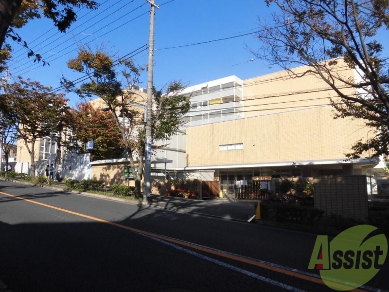 【芦屋市朝日ケ丘町のマンションの小学校】