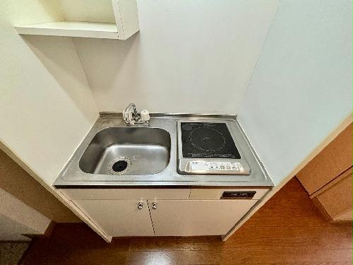 キッチン　設備・仕様は号室により異なる為、現況を優先いたします。