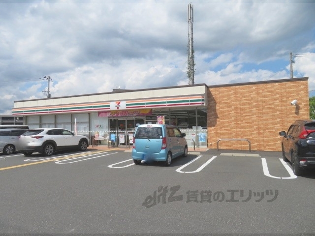 コンビニ　セブンイレブン丹波氷上店（コンビニ）まで1800m