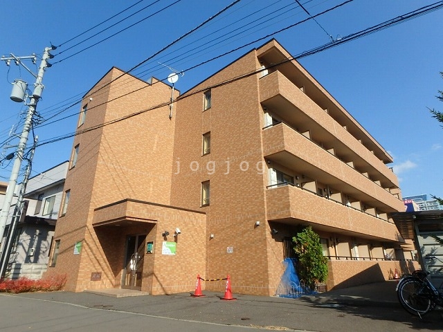 札幌市東区北十条東のマンションの建物外観