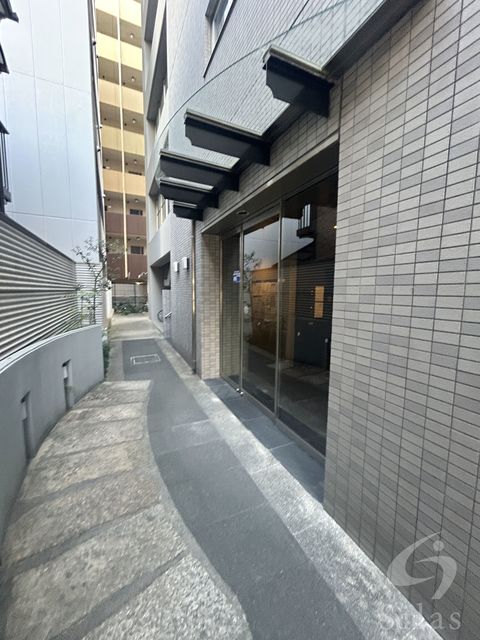 【メゾン油小路のエントランス】