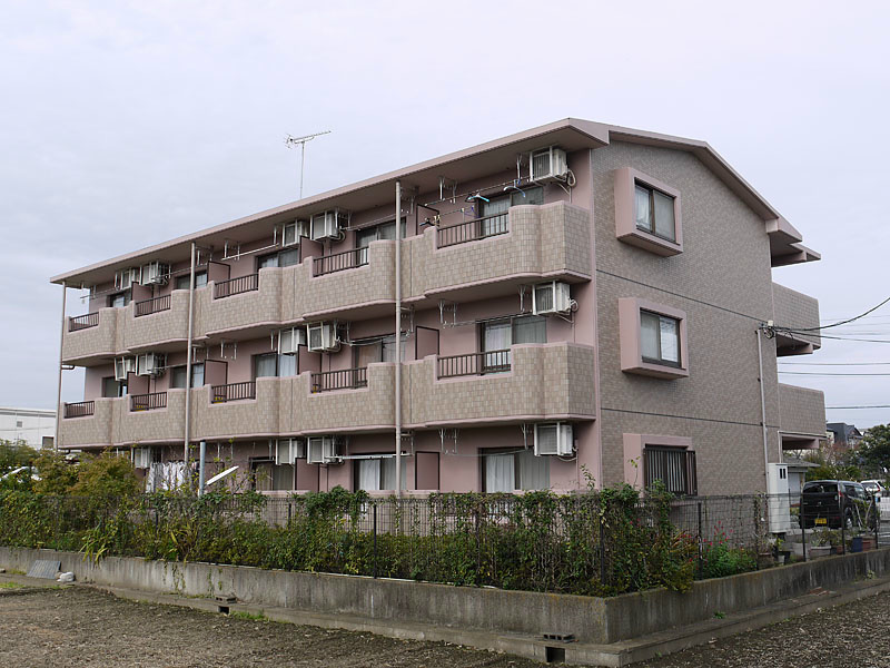 【駿東郡長泉町竹原のマンションの建物外観】