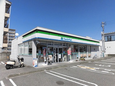 コンビニ　ファミリーマート高須新町店（コンビニ）まで260m