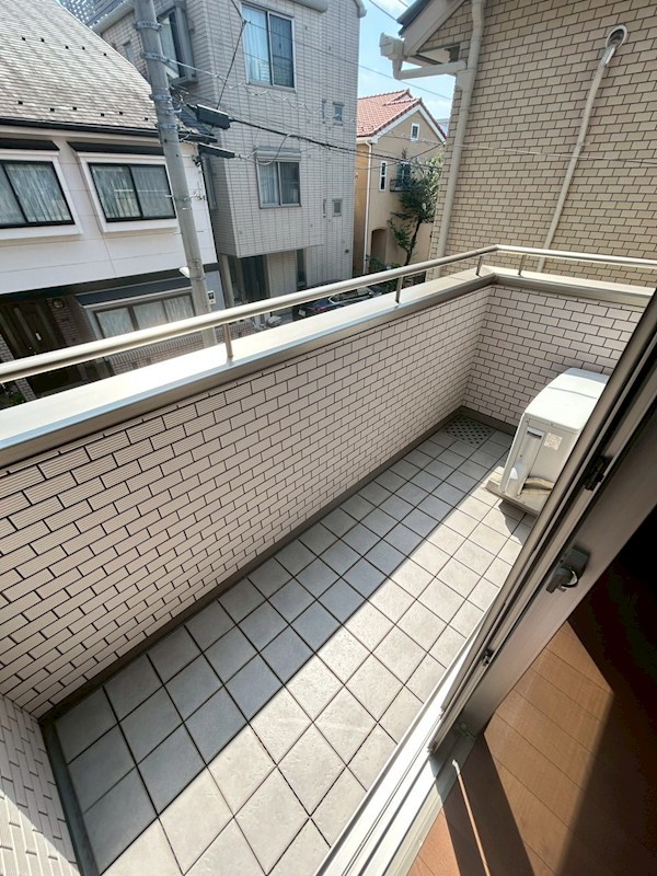 バルコニー　ちょっとした物干しに便利なバルコニー