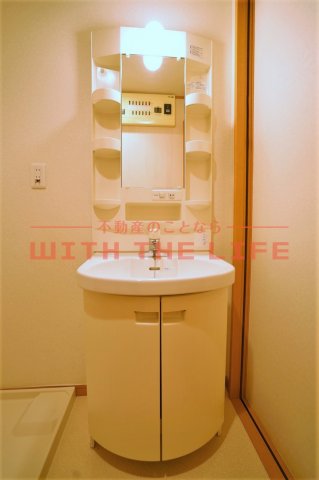 洗面設備　使いやすい独立洗面台です