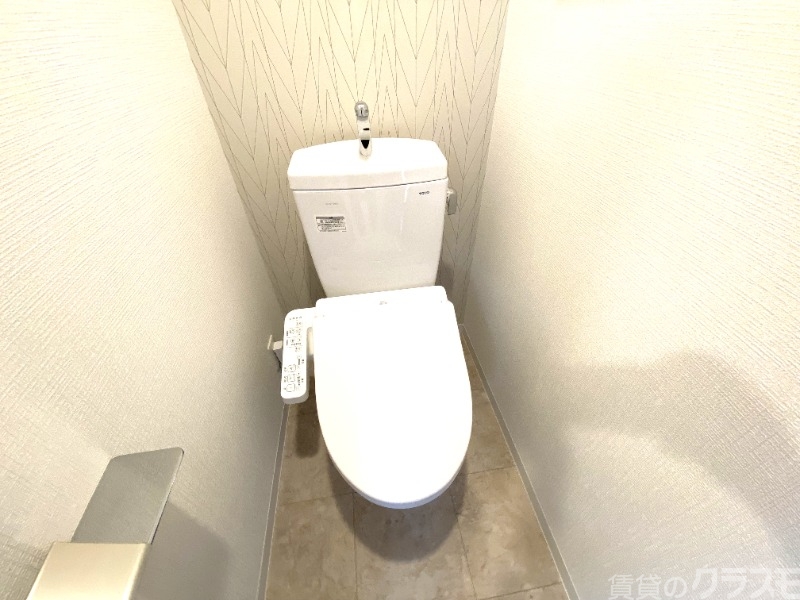 トイレ　温水洗浄便座付きです！