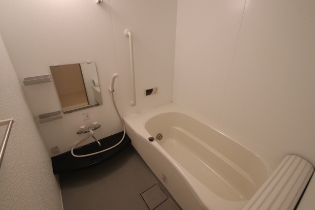 バス・シャワールーム　※別室の参考写真の為、現況優先です。