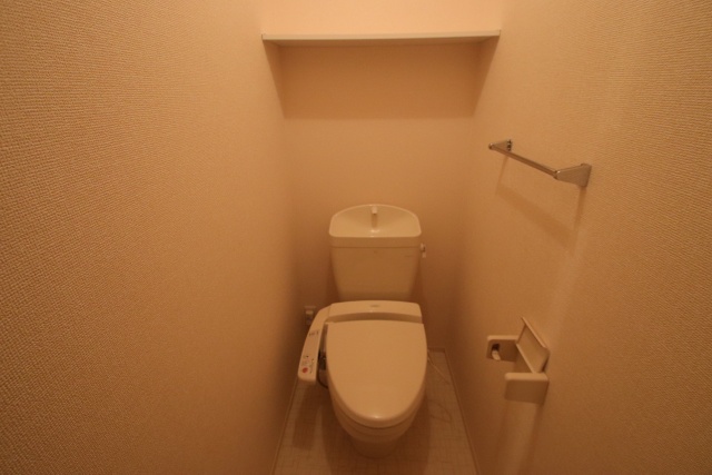 トイレ　※別室の参考写真の為、現況優先です。