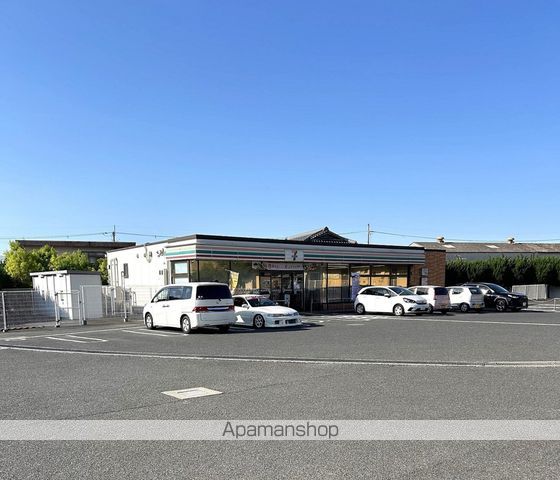 コンビニ　セブンイレブン（コンビニ）まで421m