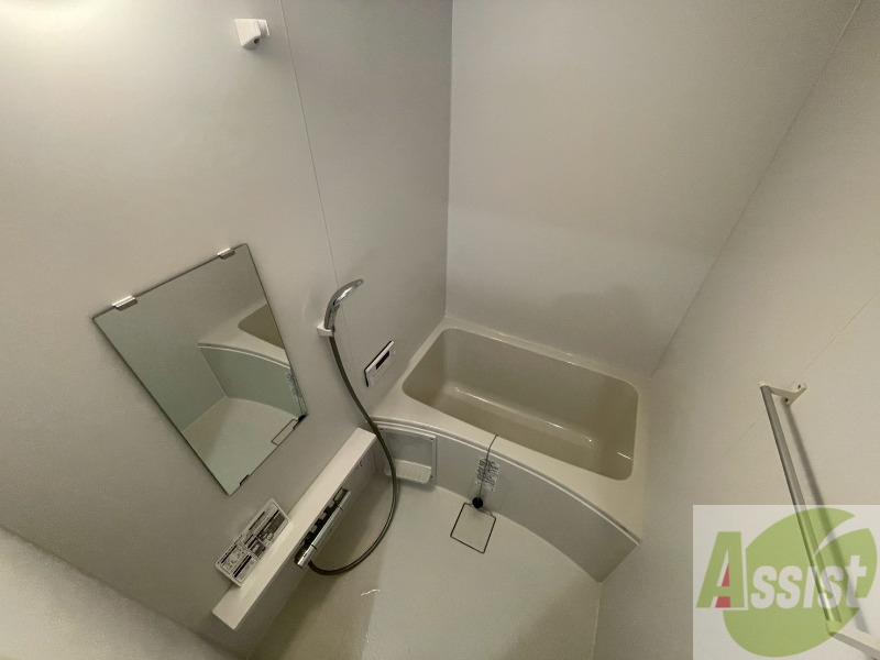 バス・シャワールーム　お風呂になります。一日の疲れを癒してくださいね。