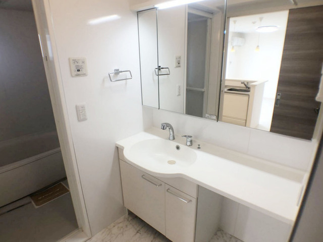 洗面設備　洗髪洗面化粧台