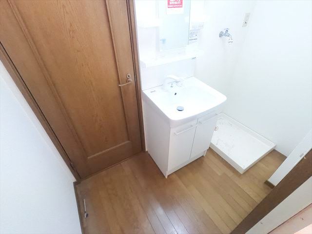 洗面設備　洗濯機置場あり、朝シャンの出来る脱衣スペース