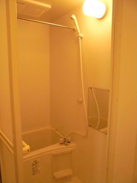 バス・シャワールーム　雨の日でも安心の浴室乾燥機付きです♪