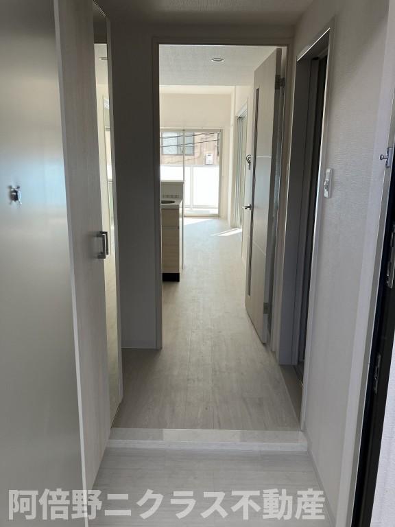 玄関　内装は参考写真です。