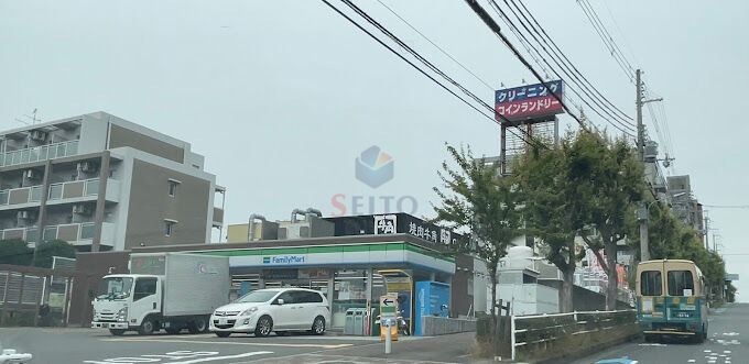コンビニ　ファミリーマート 吹田上山手町店（コンビニ）まで655m