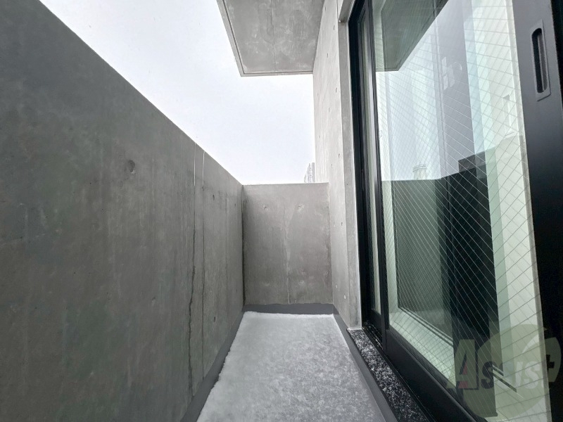 バルコニー　バルコニーです。洗濯物を干したり一息ついたりできますね！