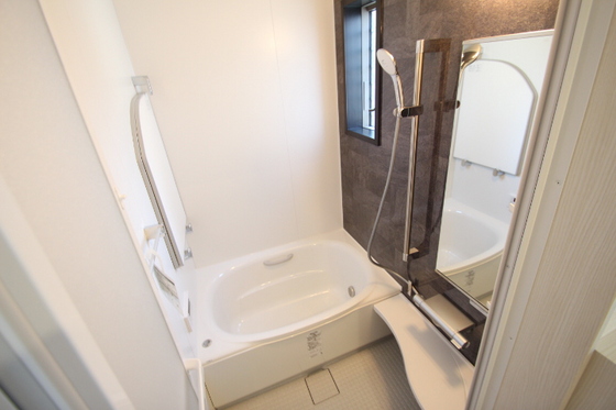 バス・シャワールーム　他号室のお写真です