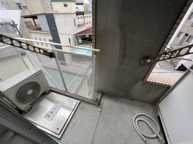 バルコニー　同物件別号室の写真です。