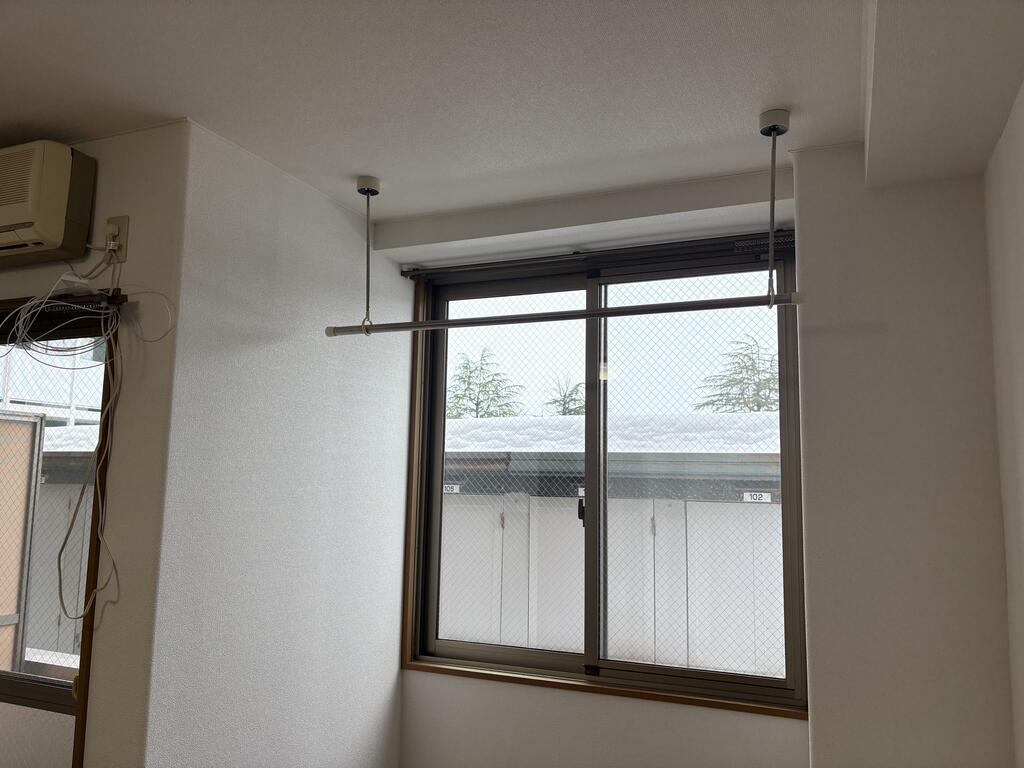 居室・リビング　室内洗濯干し