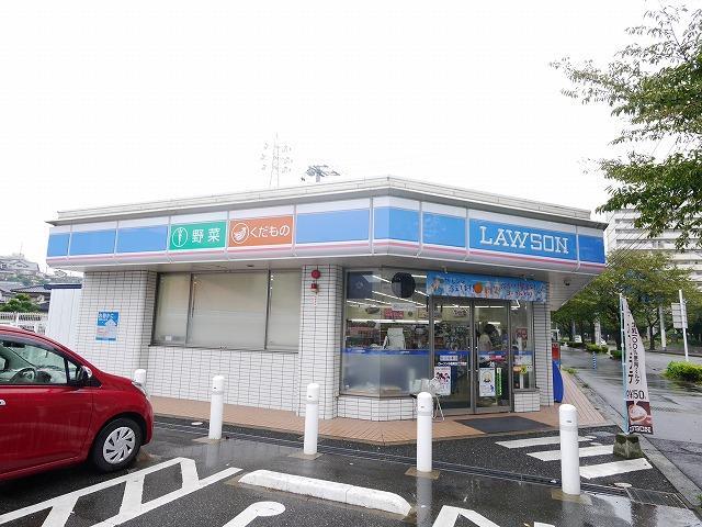 コンビニ　ローソン／小倉南丘二丁目店（コンビニ）まで71m
