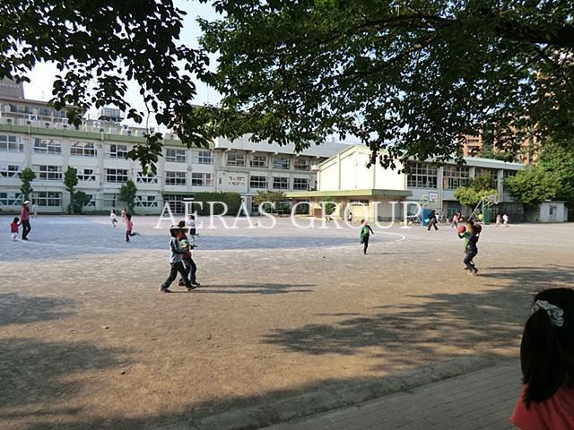 小学校　板橋区立志村第四小学校（小学校）まで1059m