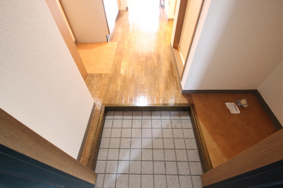 玄関　※別部屋の写真です