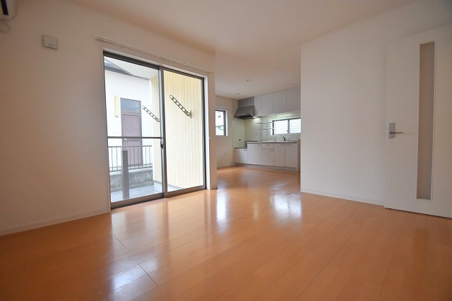 居室・リビング　広々リビング14.3帖