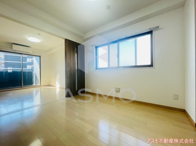 居室・リビング　同マンション別部屋参考写真