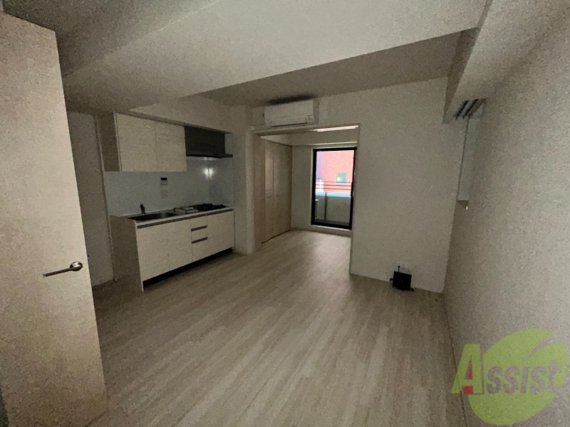 居室・リビング　８．６帖のリビングは広々としていて開放感があります。