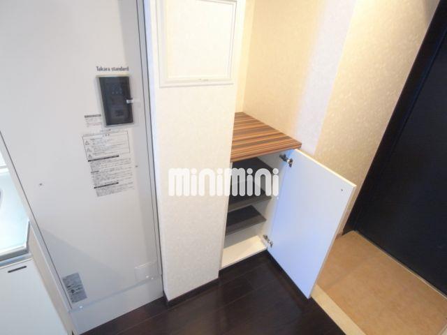 玄関　下駄箱付