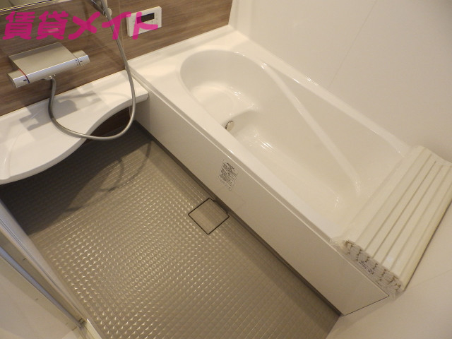 バス・シャワールーム　別部屋同タイプ