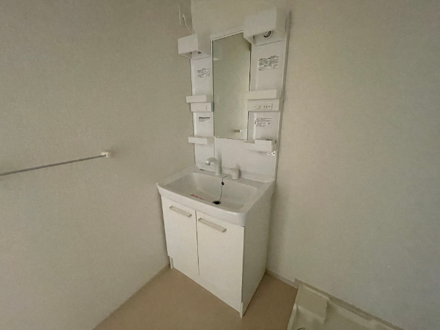 洗面設備　独立洗面台です