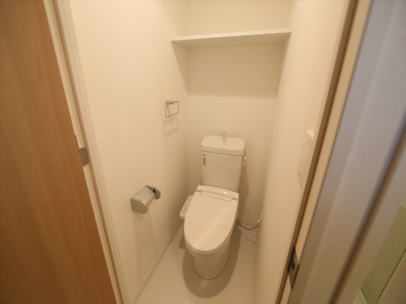 トイレ　温水洗浄便座付トイレ