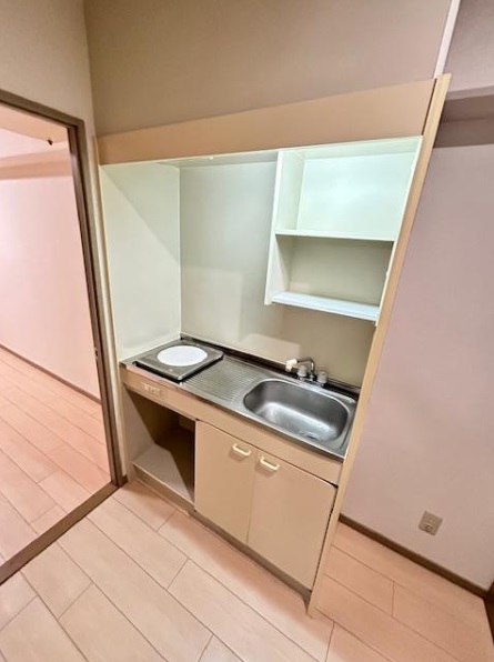 キッチン　※同建物の別のお部屋の写真です。
