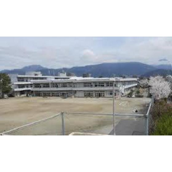 その他　小学校「松本市立鎌田小学校まで723ｍ」