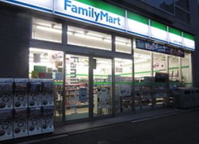 コンビニ　ファミリーマート深川高橋店（コンビニ）まで230m