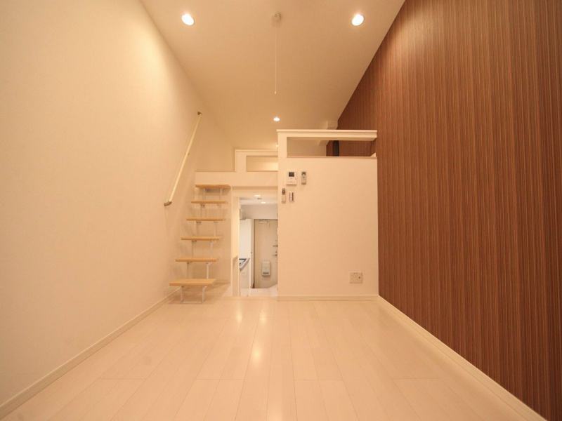 居室・リビング　洋室6.4帖　上階ロフト6帖（収納でもお部屋でも使えます）