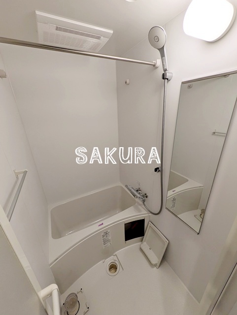 バス・シャワールーム　雨の日でも安心の浴室乾燥機付きです♪