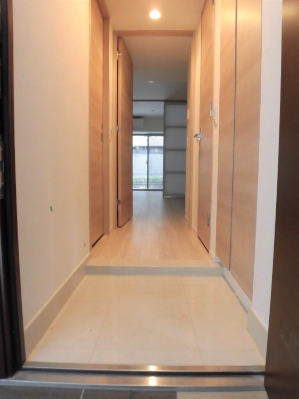 玄関　玄関から見たお部屋♪