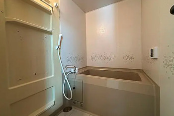 バス・シャワールーム　お風呂で日々の疲れを落としましょう