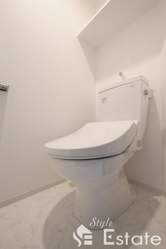 トイレ　温水洗浄便座