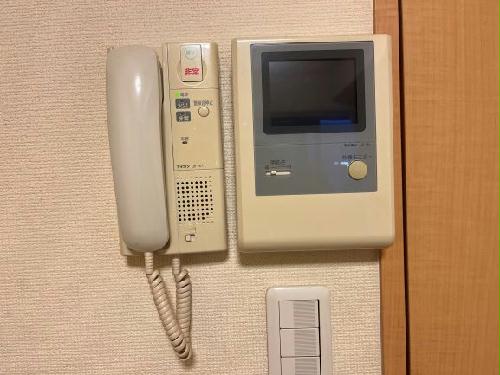 セキュリティ　TVモニター付きインターホン