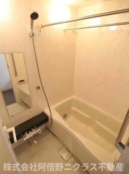 バス・シャワールーム　内装は別部屋の参考写真です。