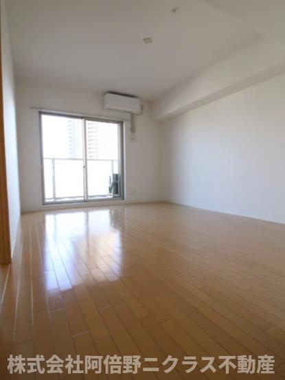 居室・リビング　内装は別部屋の参考写真です。