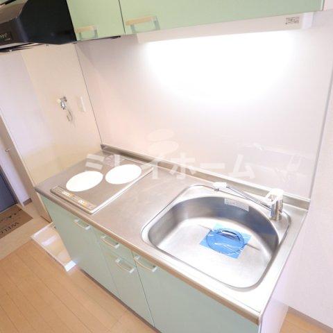 キッチン　同建物内別のお部屋の参考写真になります。