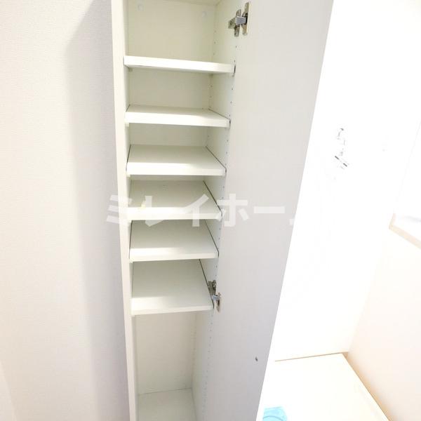 玄関　同建物内別のお部屋の参考写真になります。