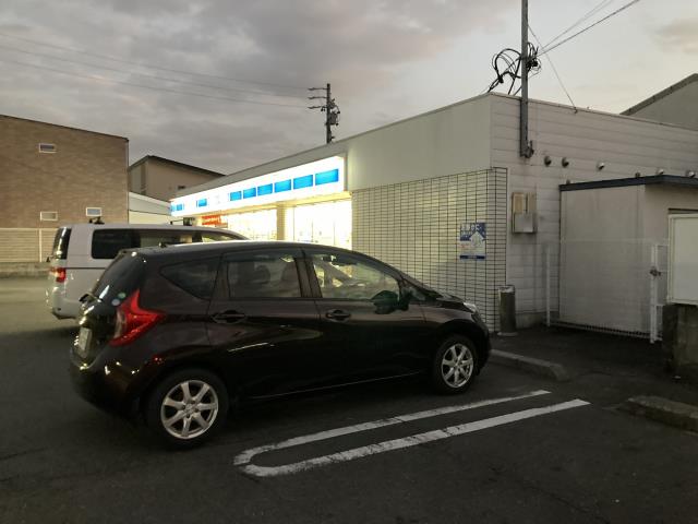 コンビニ　ローソン　岐阜琴塚（コンビニ）まで296m