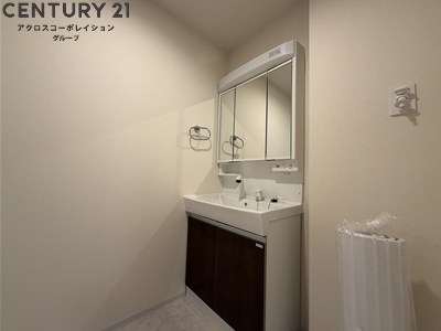 洗面設備　コンパクトで使いやすい洗面所