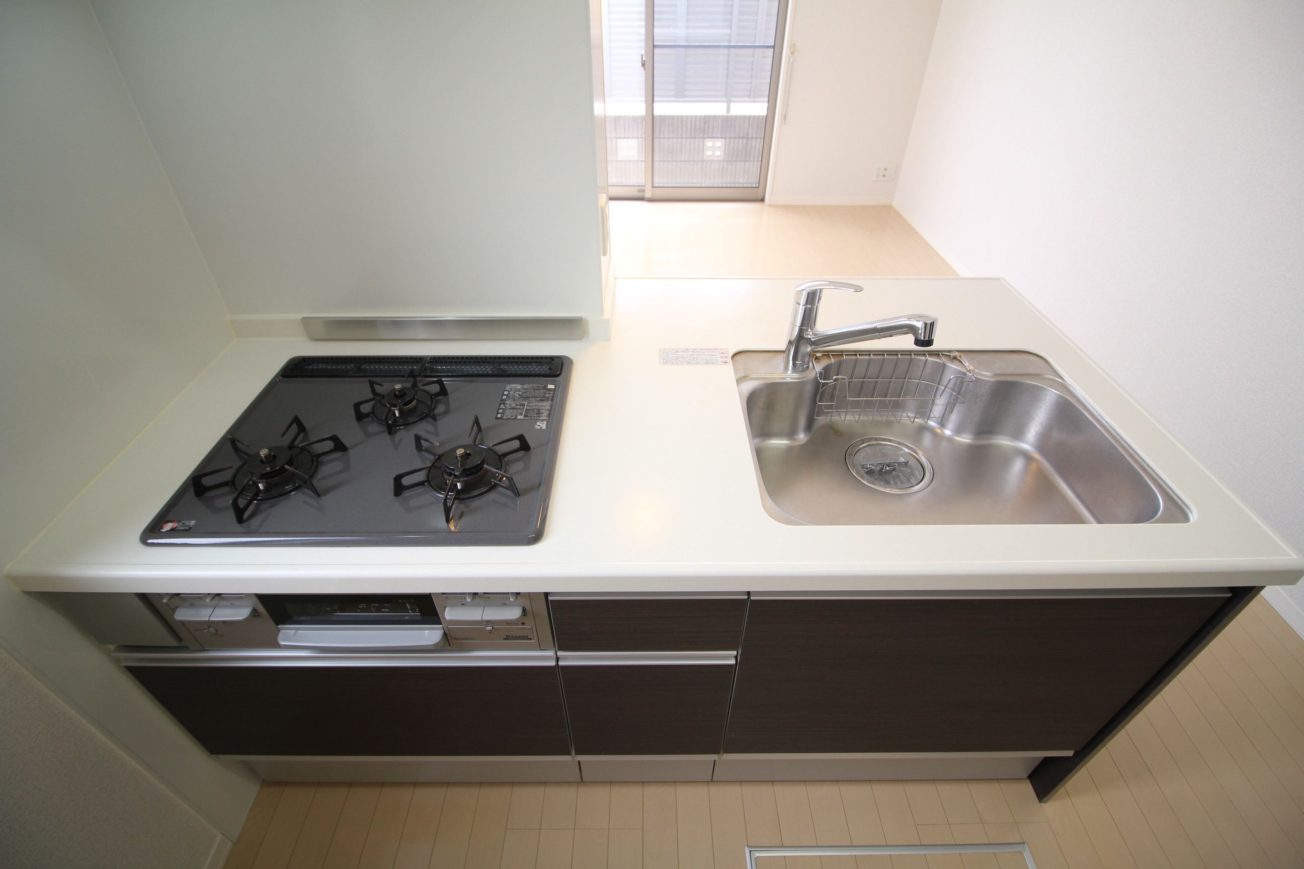 キッチン　３口コンロで同時調理可能♪
